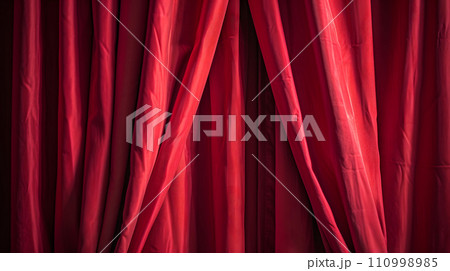 豪華なベルベットの赤いカーテン背景 110998985