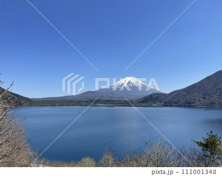 本栖湖からの富士山 本栖湖からの富士山 111001348