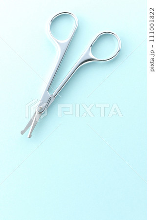 鼻毛を切るハサミ 111001822