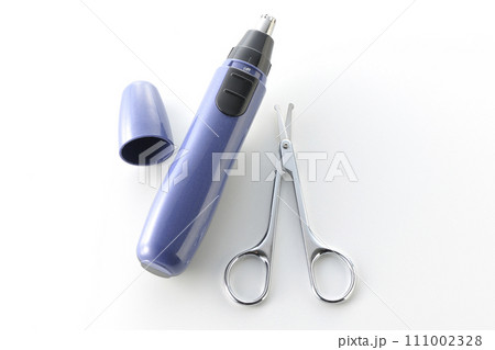 鼻毛を切るハサミと鼻毛カッター 111002328