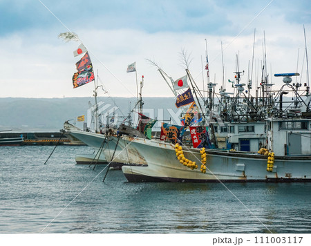 能登半島　日本海側に面した能登富来港（石川県羽咋郡志賀町） 111003117