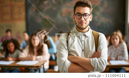 活発な教室でのディスカッションを熱心に指導する先生。優しい小学校教員のイメージ。AI画像 活発な教室でのディスカッションを熱心に指導する先生。優しい小学校教員のイメージ。AI画像 111004111