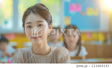 活発な教室でのディスカッションを熱心に指導する先生。優しい小学校教員のイメージ。AI画像 活発な教室でのディスカッションを熱心に指導する先生。優しい小学校教員のイメージ。AI画像 111004143