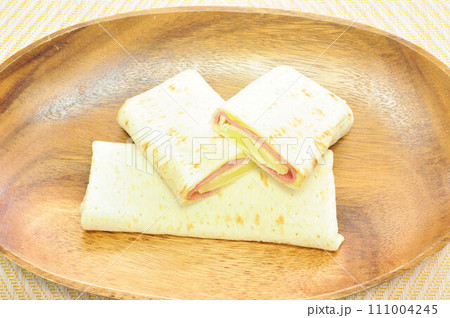 ハムチーズのブリトー 111004245