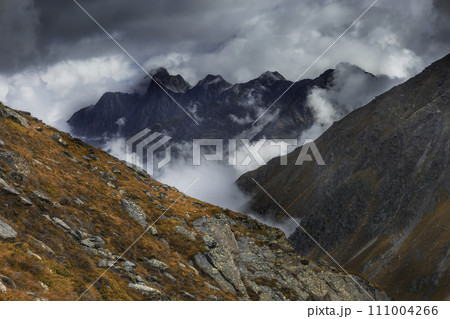 Mountain landscape of the Stubai Alps Mountain landscape of the Stubai Alps 111004266