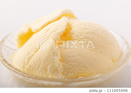 バニラアイス 111005006