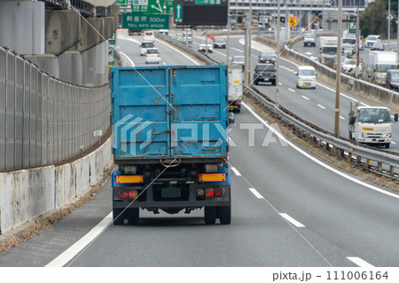 高速道路　走行イメージ　　 111006164