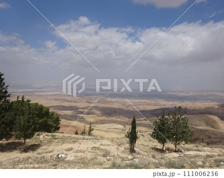 ネボ山 モーセの約束の地 ヨルダン・マダバ近郊 ネボ山 モーセの約束の地 ヨルダン・マダバ近郊 111006236