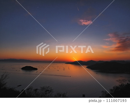 万葉の岬から見る播磨灘の夕景 111007193