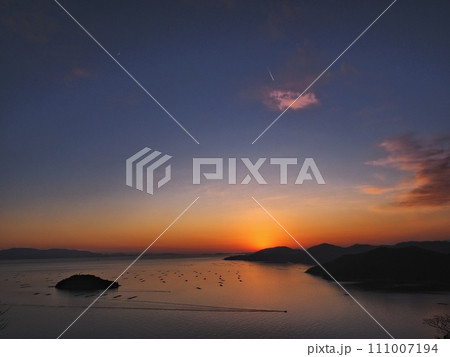 万葉の岬から見る播磨灘の夕景 万葉の岬から見る播磨灘の夕景 111007194