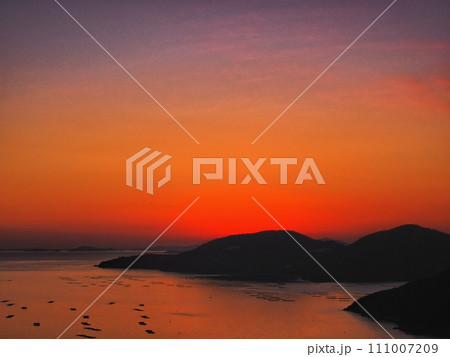 万葉の岬から見る播磨灘の夕景 万葉の岬から見る播磨灘の夕景 111007209