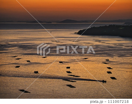 万葉の岬から見る播磨灘の夕景 万葉の岬から見る播磨灘の夕景 111007218