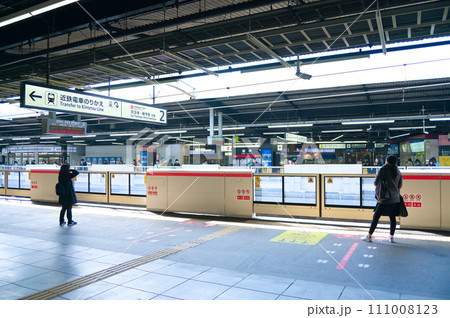 【大阪府】3月・鶴橋駅ホーム 【大阪府】3月・鶴橋駅ホーム 111008123