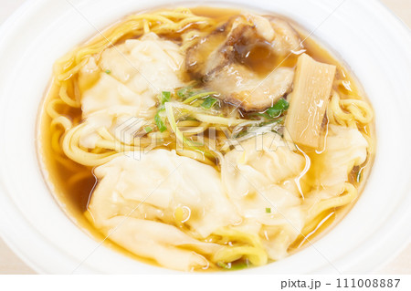 おいしいカップラーメンのワンタン麺 おいしいカップラーメンのワンタン麺 111008887