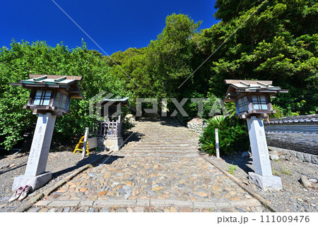 徳川家康の墓とされる駿府「久能山東照宮」の境内と眺望 111009476