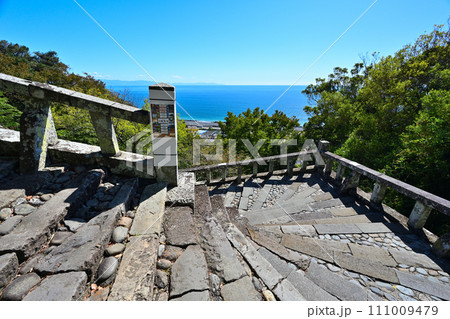 徳川家康の墓とされる駿府「久能山東照宮」の境内と眺望 111009479