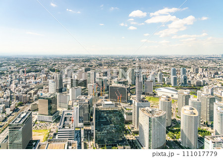 【神奈川県】横浜みなとみらいのビル群 111017779