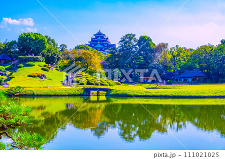 後楽園と岡山城 111021025