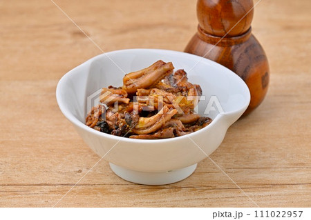 うなぎの肝焼き、鰻のきも焼き、一品料理、海鮮料理。 111022957