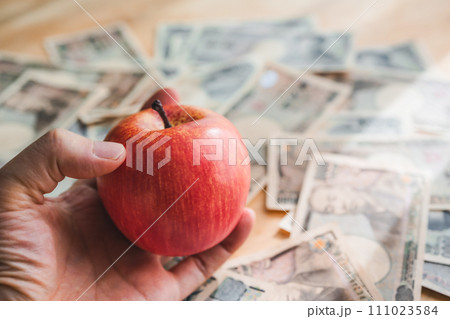 小物/お金のイメージフォト 111023584