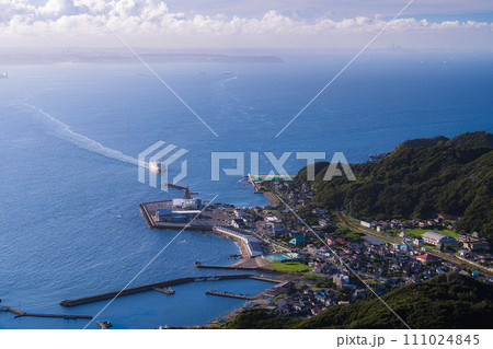 山頂から見た金谷港 山頂から見た金谷港 111024845