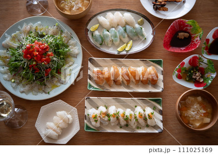 平目づくし(お寿司、カルパッチョ、味噌汁、肝ポン酢) 平目づくし(お寿司、カルパッチョ、味噌汁、肝ポン酢) 111025169