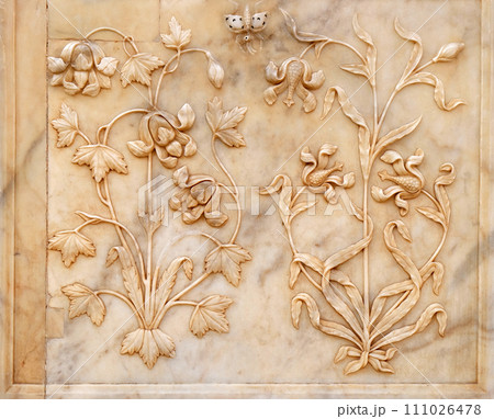 Beautiful ornament on wall of palace in Amber Fort in Jaipur, Rajasthan, India 111026478