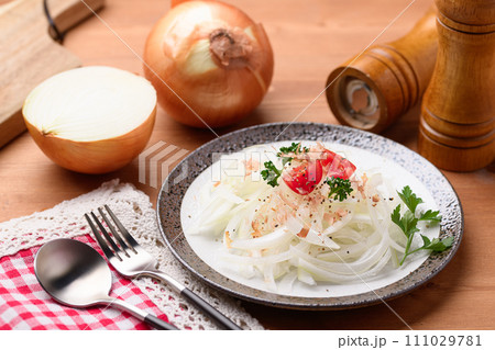 オニオンサラダ 111029781