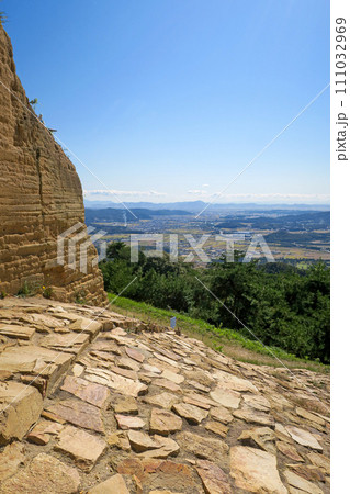岡山・総社 鬼城山(鬼ノ城)城壁付近からの眺め 岡山・総社 鬼城山(鬼ノ城)城壁付近からの眺め 111032969