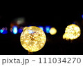 イルミネーションの光の球 111034270