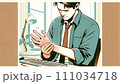 手先に痺れを感じるサラリーマンの男性 111034718