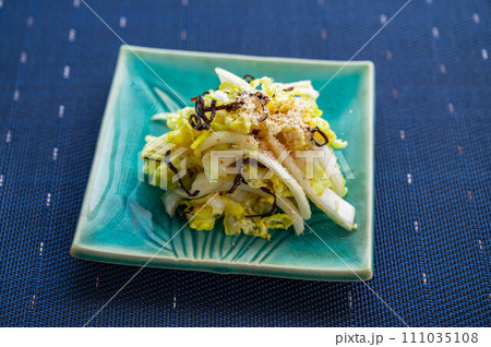 白菜と塩昆布の浅漬け 白菜と塩昆布の浅漬け 111035108