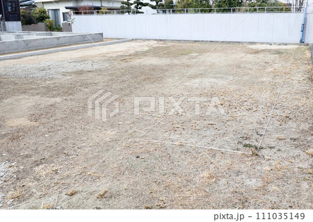 地縄張りが行われた新築予定の土地（施主の撮影許可あり） 111035149