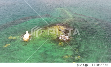 消滅する島【ホボロ島】ドローン空撮_No02 111035336