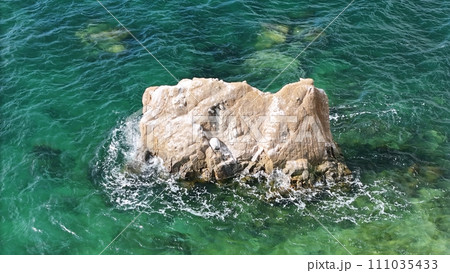 消滅する島【ホボロ島】ドローン空撮_No10 消滅する島【ホボロ島】ドローン空撮_No10 111035433