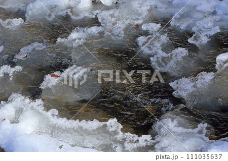 牛伏川　凍てつく冬 111035637