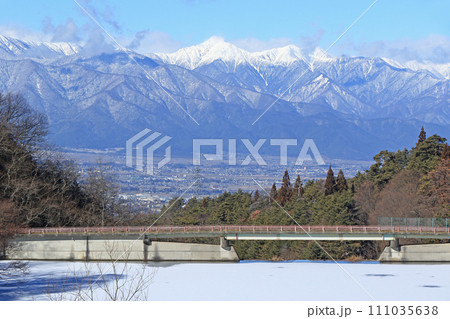 牛伏寺砂防ダムと常念岳 牛伏寺砂防ダムと常念岳 111035638