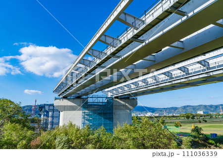 大阪府枚方市　新名神淀川橋梁工事 111036339