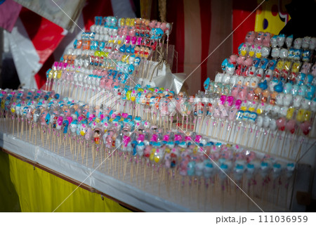 縁日露店の飴細工 縁日露店の飴細工 111036959