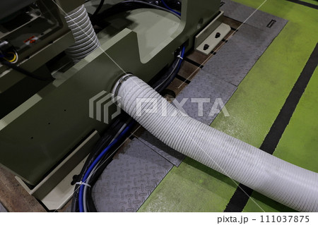 冷却装置のダクト 111037875