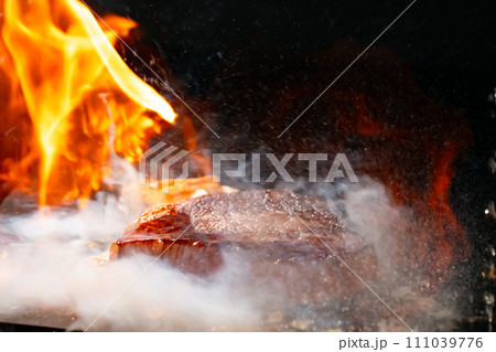肉 ステーキ フランベ 肉 ステーキ フランベ 111039776