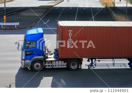 トレーラートラック　イメージ 111048901