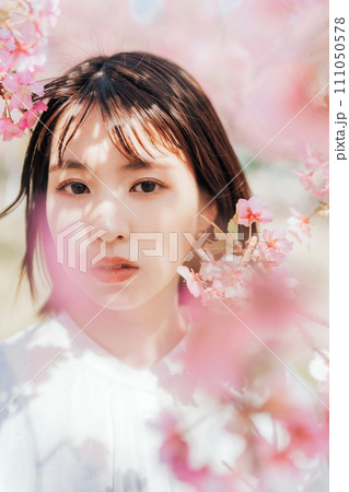 女性 ビューティー 桜 女性 ビューティー 桜 111050578