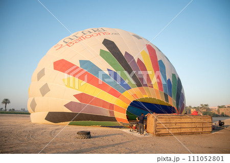 とても美しい気球の風景 111052801