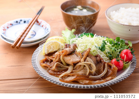 豚バラカルビ肉の生姜焼き 豚バラカルビ肉の生姜焼き 111053572