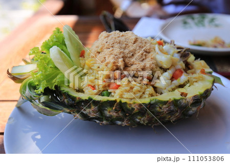 カタノイビーチで食べるタイ料理 パイナップルチャーハン/カオパットサッパロット(タイ プーケット) カタノイビーチで食べるタイ料理 パイナップルチャーハン/カオパットサッパロット(タイ プーケット) 111053806