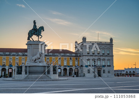 Lisbon Portugal, sunrise city skyline at Arco da Rua Augusta and Commerce Square 111053868