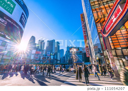 日本の東京都市景観 JN.1に…賑わう歌舞伎町から副都心など望む…光と影…二つの光は、マ不要=15日 日本の東京都市景観 JN.1に…賑わう歌舞伎町から副都心など望む…光と影…二つの光は、マ不要=15日 111054207