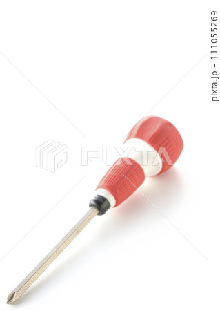 ドライバーを白背景で撮影 111055269