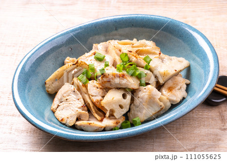 鶏むねと蓮根のマヨネーズ焼き 111055625